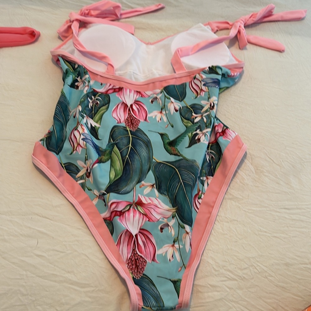 One piece bathing suit. Beautiful tropical print!